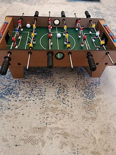 İdman oyunları: Mini stolüstü futbol (foosball) oyunu - Kompakt ölçülü stolüstü — 3