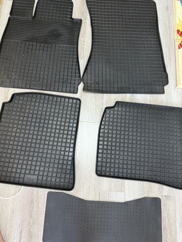 полик мерс: Өзүнүкү Резина Төшөмөлдөр Салон үчүн Mercedes-Benz, түсү - Кара, Колдонулган, Өзү алып кетүү, Акылуу жеткирүү