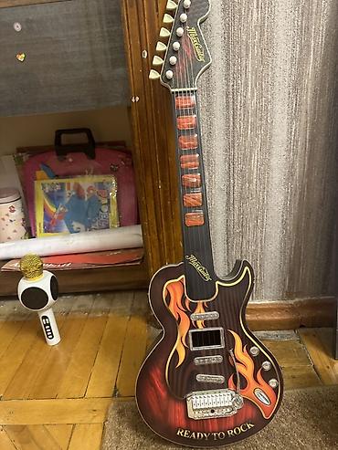 klaviatura oyuncaq: Uşaq üçün elektrik gitarası oyuncağı - Dizayn: Alov naxışlı gövdə — 1