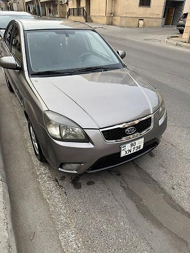 07 2010: Kia Rio: 1.4 l | 2010 il Sedan — 3