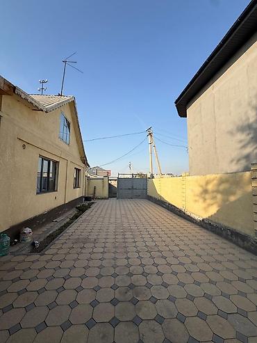 Үйлөрдү сатуу: 4 бөлмө, 90 м², 5 соток, Бишкек, Ак-Өргө ж/м Риелтор — 9