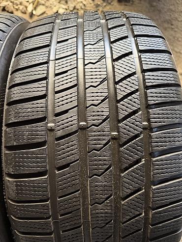 35: Пара зимних шин Kumho (M+S, 3PMSF) Размер: 265/35 R20 99V (усиленный — 2