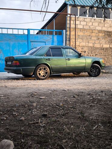 поло седан запчасти: Mercedes-Benz 200: 2 l | 1991 il Sedan