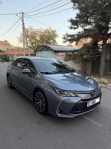 Toyota: Toyota Corolla: 2023 г., 1.8 л, Вариатор, Гибрид, Седан — 3