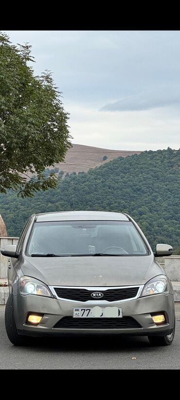 Kia: Kia Ceed: 1.6 l | 2010 il Hetçbek — 5
