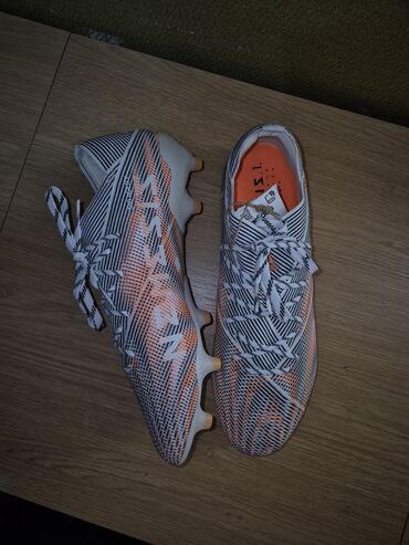 Butslar: Butslar Adidas, Ölçü: 41, Yeni