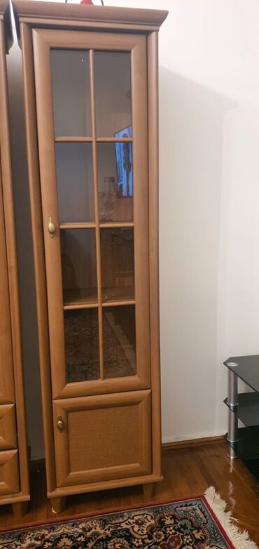 i̇şlənmiş dolablar: Qiymətli razılaşma yolu ilə.Yaxsi veziyyetdedi qırığı qopuğu yoxdu
