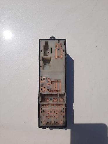 şüşə qaldıran: Nissan sunny 2008 koreyka üçün şüşə qaldıran blok işləkdir — 2