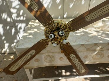 Stəkanlar: Çılçıraq, 4 lampa