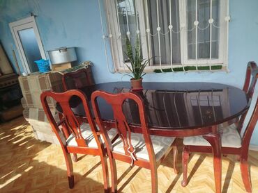 Masa və oturacaq dəstləri: Qonaq otağı üçün, İşlənmiş, Oval masa, 6 stul