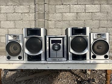 Динамики и колонки: Музыкальный центр с акустикой Sony Комплект: - Главный блок Sony — 1