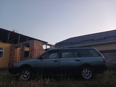 Volkswagen: Volkswagen Passat: 1989 г., 1.8 л, Механика, Бензин, Универсал