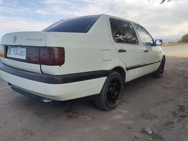 вольксваген жета: Volkswagen Vento: 1993 г., 1.8 л, Механика, Бензин, Седан