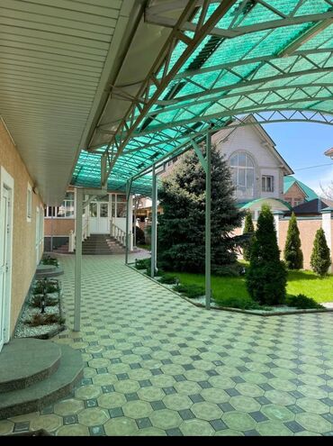 продажа дом токмоке: 300 м², 4 комнаты, Бронированные двери, Балкон застеклен, Утепленный