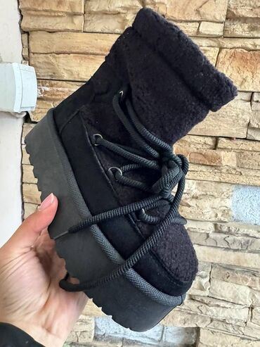 Ugg obuća: Ugg čizme — 11