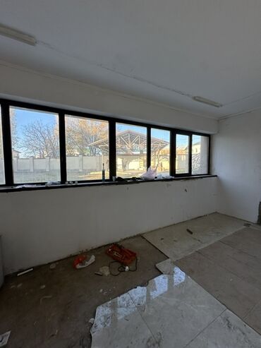 Долгосрочная аренда домов: 420 м², 7 комнат, Балкон застеклен, Забор, огорожен, Парковка — 25