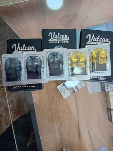 Qəlyan, vayp və aksesuarları: Vulcan Plus podları, müxtəlif rənglərdə və yeni qablaşdırmada təqdim