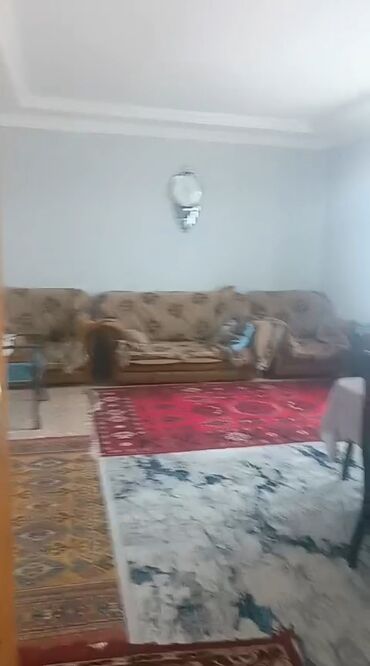 Həyət evləri və villaların satışı: Avtozavod Qəsəbəsi, Komandirin Küçəsi, Leyla Marketin yanı ( — 14