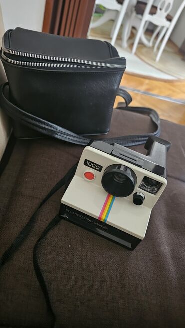 Fotoaparati: Polaroid, odmah izlaze slike, kao nov, veoma ocuvan, kozna futrola