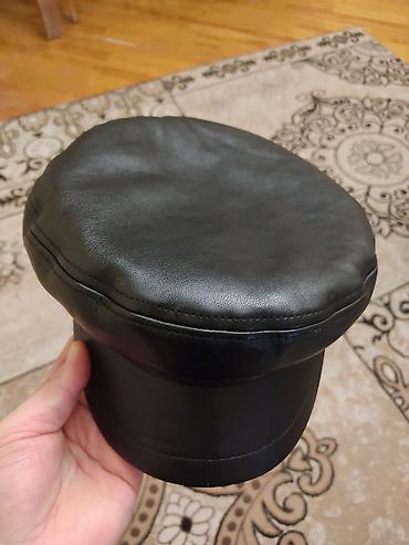 kepka: Qara dəri görünüşlü kepka – “furaşka”/kapitan üslubunda - Material — 2