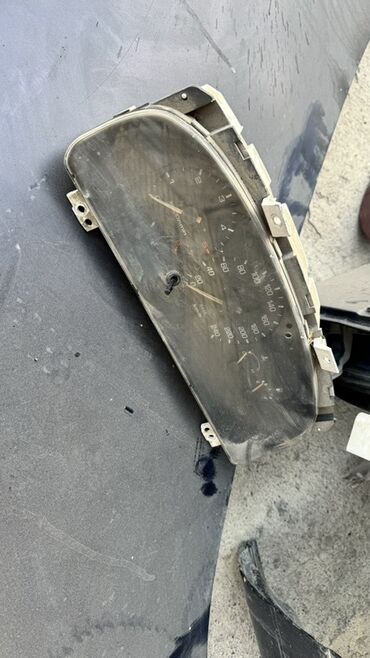 Другие детали кузова: Разбор Mazda 626 GE (седан/хэтчбек, 1996 г). В наличии оригинальные — 15