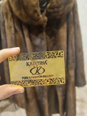 Kürklər: Pocti teze şubadi 2-3 defe geyinilib. Kristina magazasinnan alinib — 7