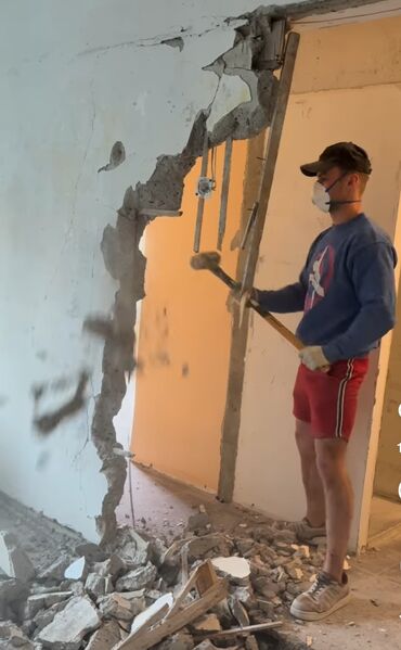 офисный ремонт: Демонтаж и резка проемов, штробление, разборка перегородок