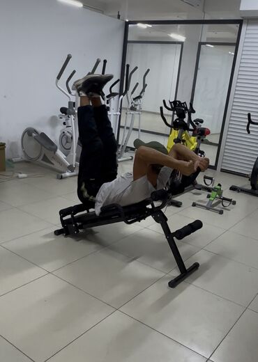 Скамьи для жима: Скамья для жима лёжа Гиперэкстензия: 11000 сом Тренажер для пресса — 11