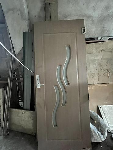 Salam qapılar ideal vəziyyətdədir,çox az müddət işlənib yeniləri