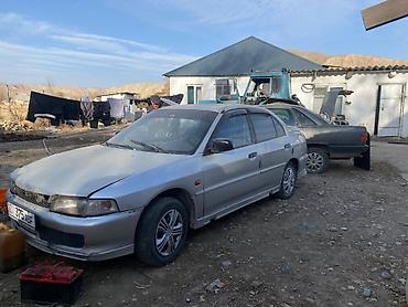 кытай мото: Mitsubishi Lancer: 1996 г., 1.3 л, Кол менен иштөөчү, Бензин, Седан — 3