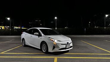 продаю аварийный тойота: Toyota Prius: 2016 г., 1.8 л, Вариатор, Гибрид, Хэтчбэк