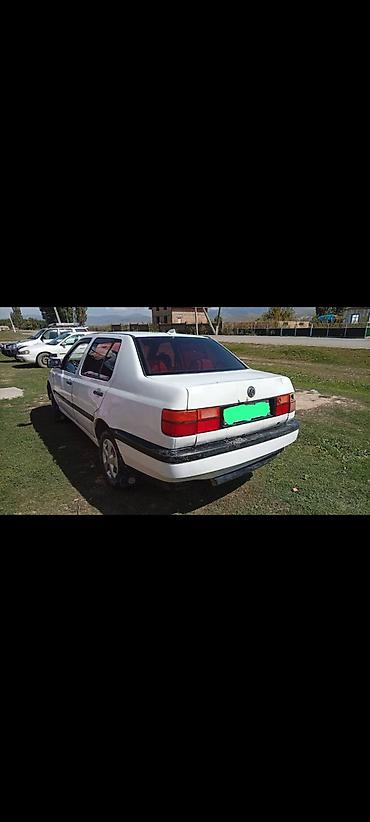 fit 2004: Volkswagen Vento: 1993 г., 1.8 л, Механика, Бензин — 2