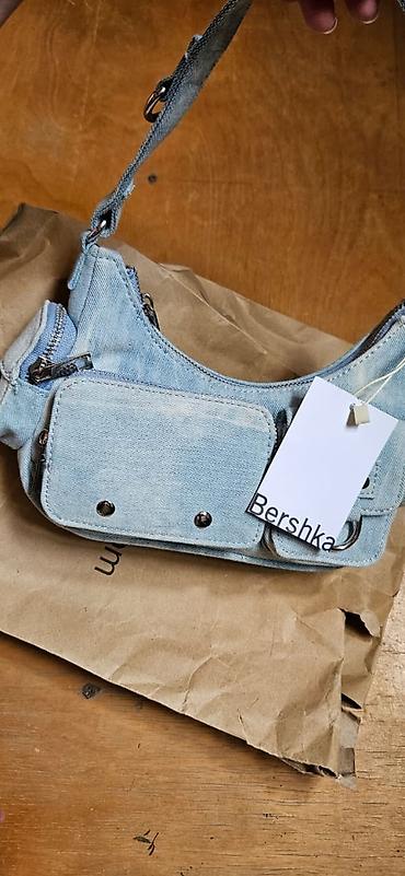 bts canta: Bershka brendi, açıq mavi çanta. Yenidir, hec istifade olunmayib — 3