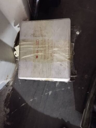 Двери и комплектующие: Петля двери Передняя левая Audi, Б/у, Оригинал — 14