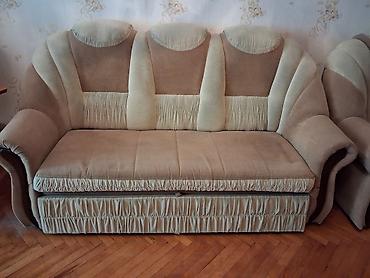 Yumşaq açılan divan və iki kreslo dəsti. İstifadə olunmayıb, divan