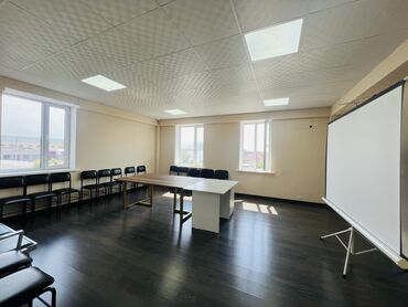 продаю дом под бизнес бишкеке: Продаю Здание, Действующий 518 м²