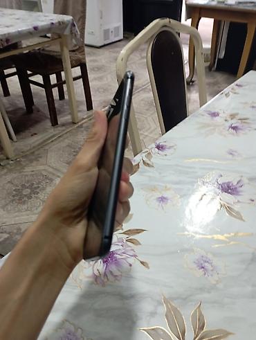 iphone 7 plus irşad: IPhone 8 Plus, Qara, Barmaq izi — 5