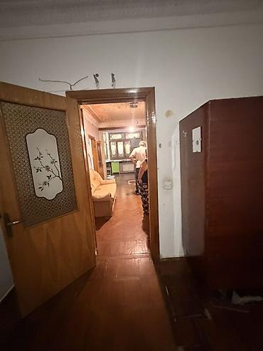 Mənzillərin satışı: Bakı, 3 otaqlı, Köhnə tikili, 45 kv. m — 10