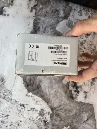 Zərərvericilərə qarşı mübarizə aparatları: Siemens RDU300.02 model otaq termostatı tep tezedi islemiyib