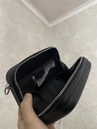 сумка замша: Компактная сумка/кейс ZARA, черного цвета. - Форм‑фактор — 2