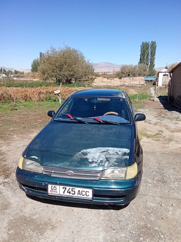 Toyota: Toyota Carina E: 1994 г., 1.6 л, Механика, Бензин, Седан