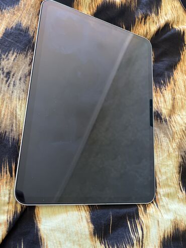 Планшеты: Планшет, Apple, память 256 ГБ, 10" - 11", 4G (LTE), Б/у, Классический цвет - Серебристый