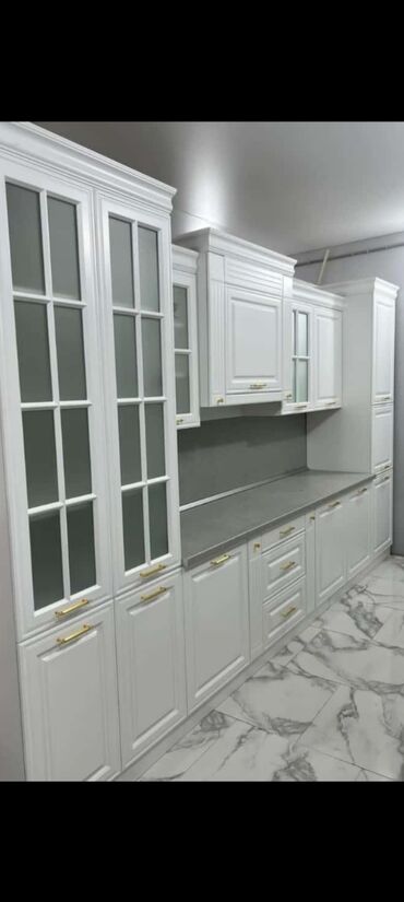 Sifarişlə mətbəx mebeli: Sifarişlə mətbəx dəsti, Özü çəkən petlələr, MDF, Kredit var — 21