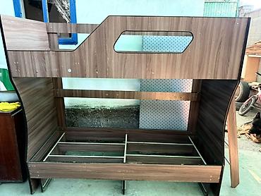 bunk bed: Двухъярусная кровать из ЛДСП с матрасами, Б/У, 1.80×75см, (самовывоз) — 2