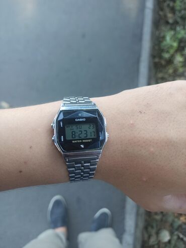 retro casio: Продаю оригинальные часы Casio, есть коды на часах можете проверить