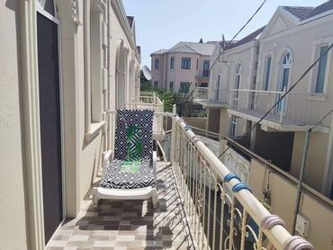 Həyət evləri və villaların satışı: 4 otaqlı, 100 kv. m, Yeni təmirli — 30