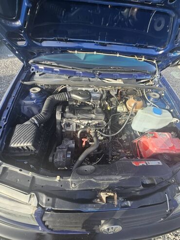 авто будка: Volkswagen Passat: 1993 г., 1.8 л, Механика, Бензин, Универсал