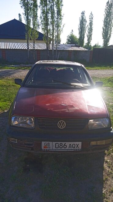 Volkswagen: Volkswagen Vento: 1995 г., 1.8 л, Механика, Бензин, Седан