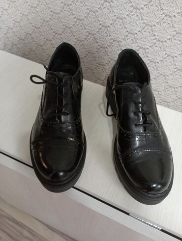 Makasin və loferlər: Tuflilər, Ölçü: 38, rəng - Qara, Yeni