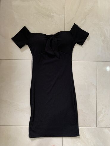 Dresses: S (EU 36), M (EU 38), color - Black, Oversize, Short sleeves